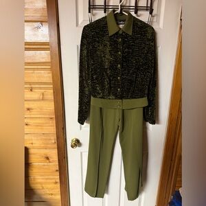 Luxurious Olive Green crushed green split leg pant suit Nwot  RARE